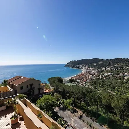 Ulivi E Mare Laigueglia